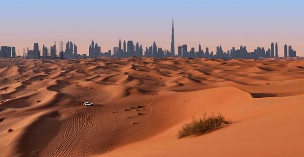 چگونه دبی از صحرای خود درآمد زایی می کند؟