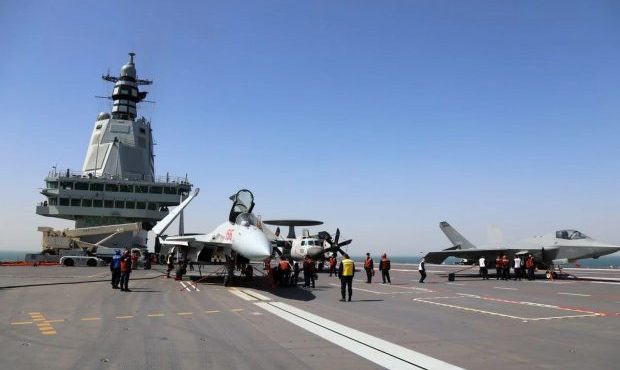 دستاورد بزرگ ارتش چین؛ پرتاب جنگنده از ناو هواپیمابر با سیستم الکترومغناطیسی