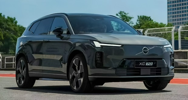 ولوو XC70 PHEV معرفی شد؛ شاسیبلند ۱۲۰۰ کیلومتری با قیمت ویژه ولوو XC70 PHEV معرفی شد؛ شاسیبلند ۱۲۰۰ کیلومتری با قیمت ویژه