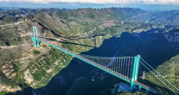 بلندترین پل جهان در چین افتتاح شد؛ شاهکار مهندسی با ارتفاع بیش از ۶۰۰ متر بلندترین پل جهان در چین افتتاح شد؛ شاهکار مهندسی با ارتفاع بیش از ۶۰۰ متر