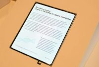 سامسونگ اولین پنل OLED تاشو بدون چین و چروک خود را به نمایش گذاشت