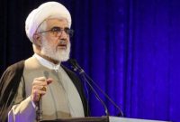 امام جمعه قزوین: فضای مجازی برای نوجوانان ممنوع شود