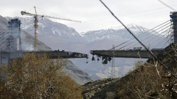 بمباران زیرساختهای غیرنظامی جنایت جنگی است